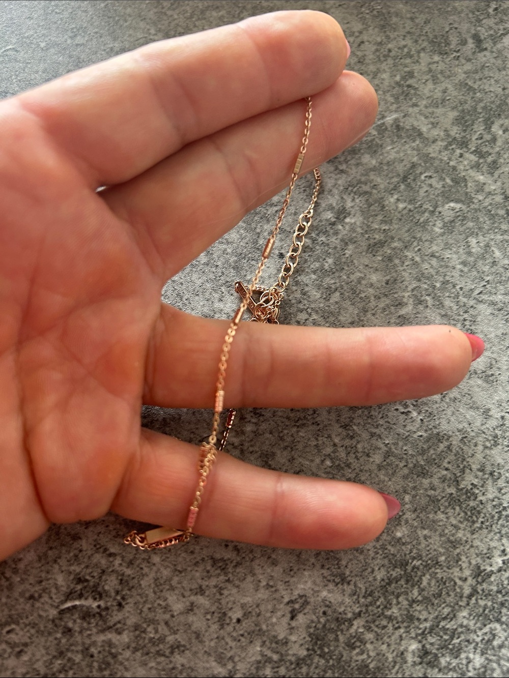 Kendra Scott Rose Gold Bar Necklace - Subtle Plate Pendant - Picture 4 of 5